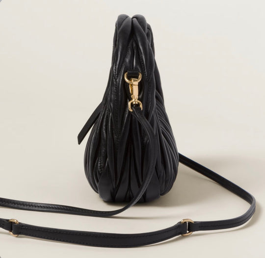 Mini sac hobo Wander en nappa matelassé